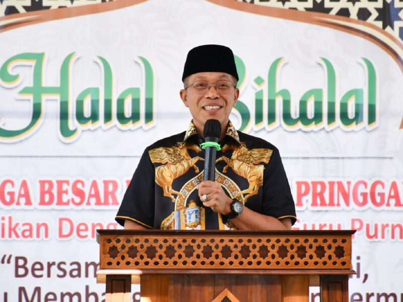 Foto: Sekda H.M. Juaini Taofik, saat hadiri halal bihalal PGRI Cabang Pringgabaya