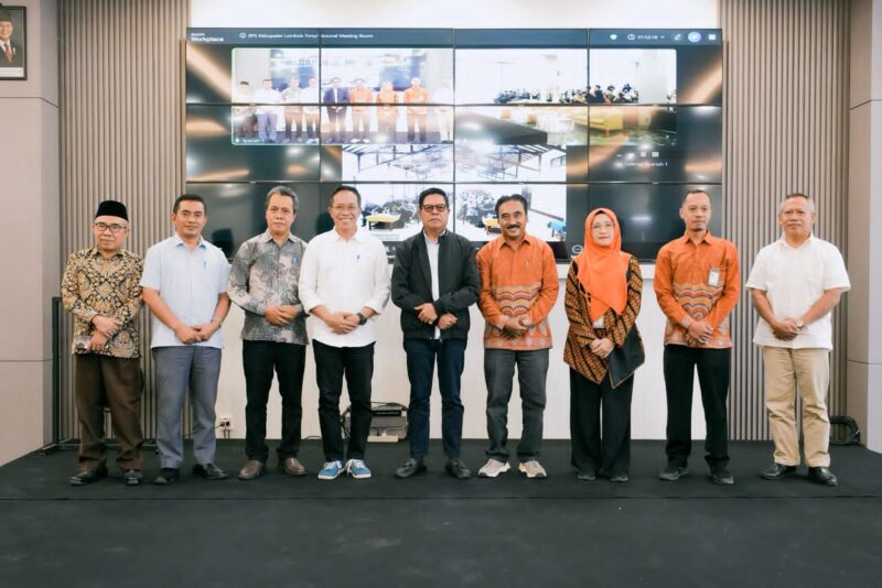Foto: Bupati, Sekda dan Kepala BPS NTB bersama sejumlah kepala OPD, saat membuka Pelatihan Petugas Sensus Ekonomi 2026 di Selong