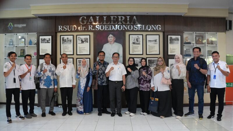Foto: Plt Direktur RSUD dr.Raden Soedjono Selong bersama jajaran