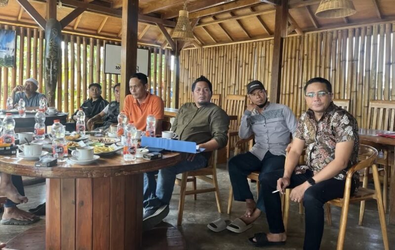 Foto: Jajaran Pengurus APPMBGI NTB, saat pertemuan di Peraja Coffee di Loyok Lombok Timur