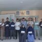 Foto: Manager PLN ULP Kopang, Luthfi Saufi Al Idrus, ST.,MM., usai serahkan bantuan uang tunai kepada puluhan guru ngaji