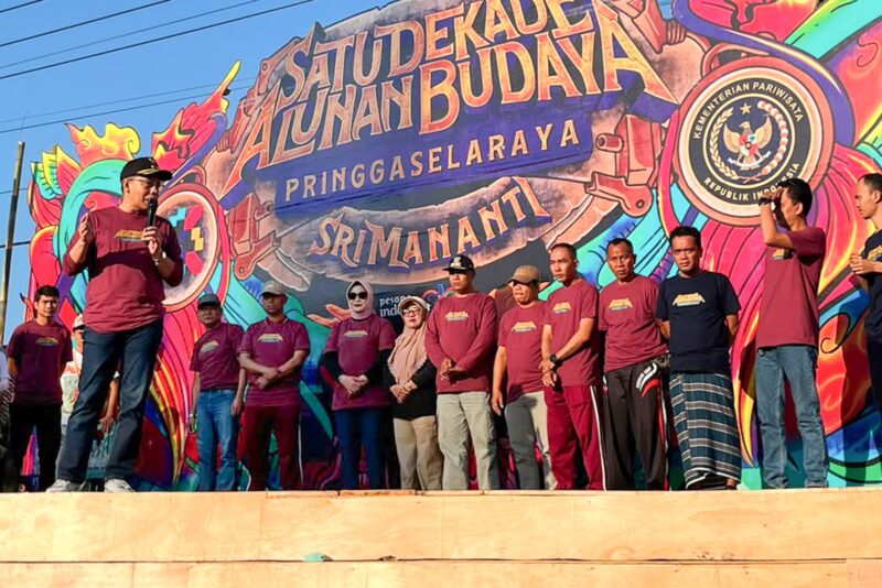 Foto: Wakil Bupati Lombok Timur buka Alunan Budaya Desa Pringgasela bersama tokoh masyarakat Pringgasela