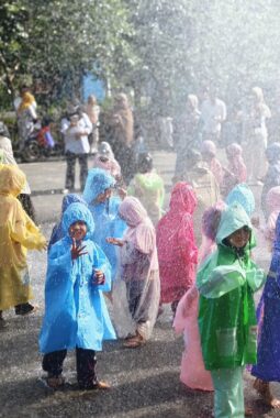Belajar Keselamatan Sejak Dini, Siswa TK Islam Citra Sawing Antusias Ikuti Edukasi Damkar Lombok Timur