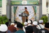 Foto: Bupati Lotim H. Haerul Warisin saat hadiri Maulid Nabi di Yayasan Yadinu Masbagik Lotim
