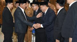 Foto: Suasana pelantikan 36 pejabat struktural yang terdiri atas pejabat pimpinan tinggi pratama dan pejabat administrator lingkup Pemda Lombok Timur.