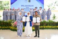 Foto: Bupati Lotim H. Haerul Warisin bersama Pengurus DPC IWAPI Lotim periode 2026-2031
