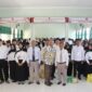 Foto: Prof. Dr. Wiro, S.E., M.Pd (tengah) bersama Rektor dan Dosen ITSKes Muhammadiyah Selong dan mahasiswa baru