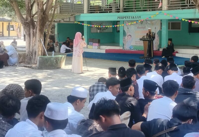 Foto: Semarak lomba bernuansa islami di Madrasah Aliyah Swasta (MAS) Darul Aitam Jerowaru, Kecamatan Jerowaru, Kabupaten Lombok Timur sambut Hari Santri Nasional.