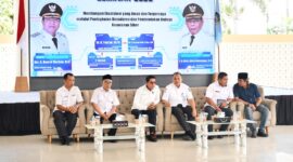 Foto: Bupati Lotim H. Haerul Warisin dan jajaran bersama Kadis Kominfo dan Persandian NTB saat membuka seminar Lombok Timur Cyber Security Seminar 2026 di Pendopo Bupati.