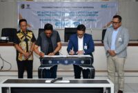 Foto: Penandatanganan kesepakatan kerjasama antara Bupati Lombok Timur dengan PT Bank Syariah Indonesia (Persero) Tbk Regional Office XII Surabaya Bali Nusra terkait pemanfaatan jasa keuangan perbankan di Rupatama I Kantor Bupati.