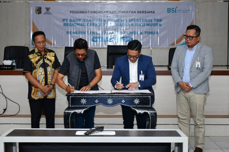 Foto: Penandatanganan kesepakatan kerjasama antara Bupati Lombok Timur dengan PT Bank Syariah Indonesia (Persero) Tbk Regional Office XII Surabaya Bali Nusra terkait pemanfaatan jasa keuangan perbankan di Rupatama I Kantor Bupati.