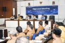 Foto: Bupati Lombok Timur H. Haerul Wariain, bersama jajaran saat membuka High Level Meeting TP2DD di ruang Rupatama Kantor Bupati
