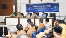 Foto: Bupati Lombok Timur H. Haerul Wariain, bersama jajaran saat membuka High Level Meeting TP2DD di ruang Rupatama Kantor Bupati