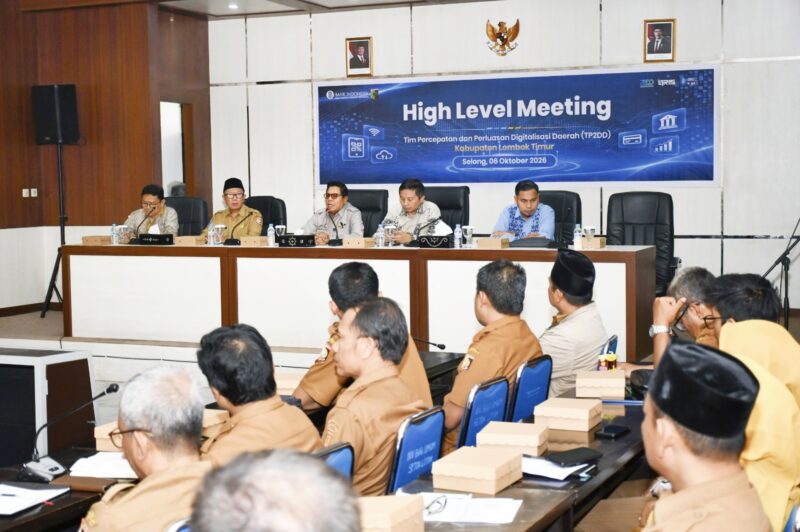 Foto: Bupati Lombok Timur H. Haerul Wariain, bersama jajaran saat membuka High Level Meeting TP2DD di ruang Rupatama Kantor Bupati