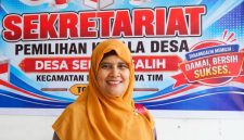 Foto: Mariani, bakal calon Kepala Desa Senanggalih, Kecamatan Sambelia